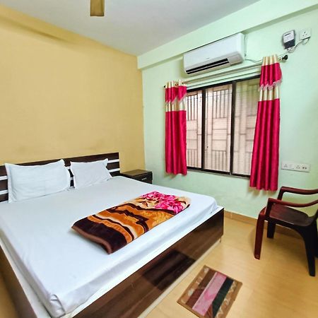 Rest Inn Hotel Newtown Road Near Tata Medical Calcutta Exteriör bild