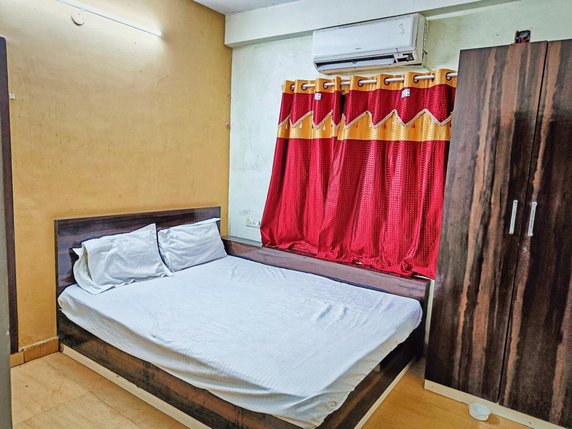 Rest Inn Hotel Newtown Road Near Tata Medical Calcutta Exteriör bild