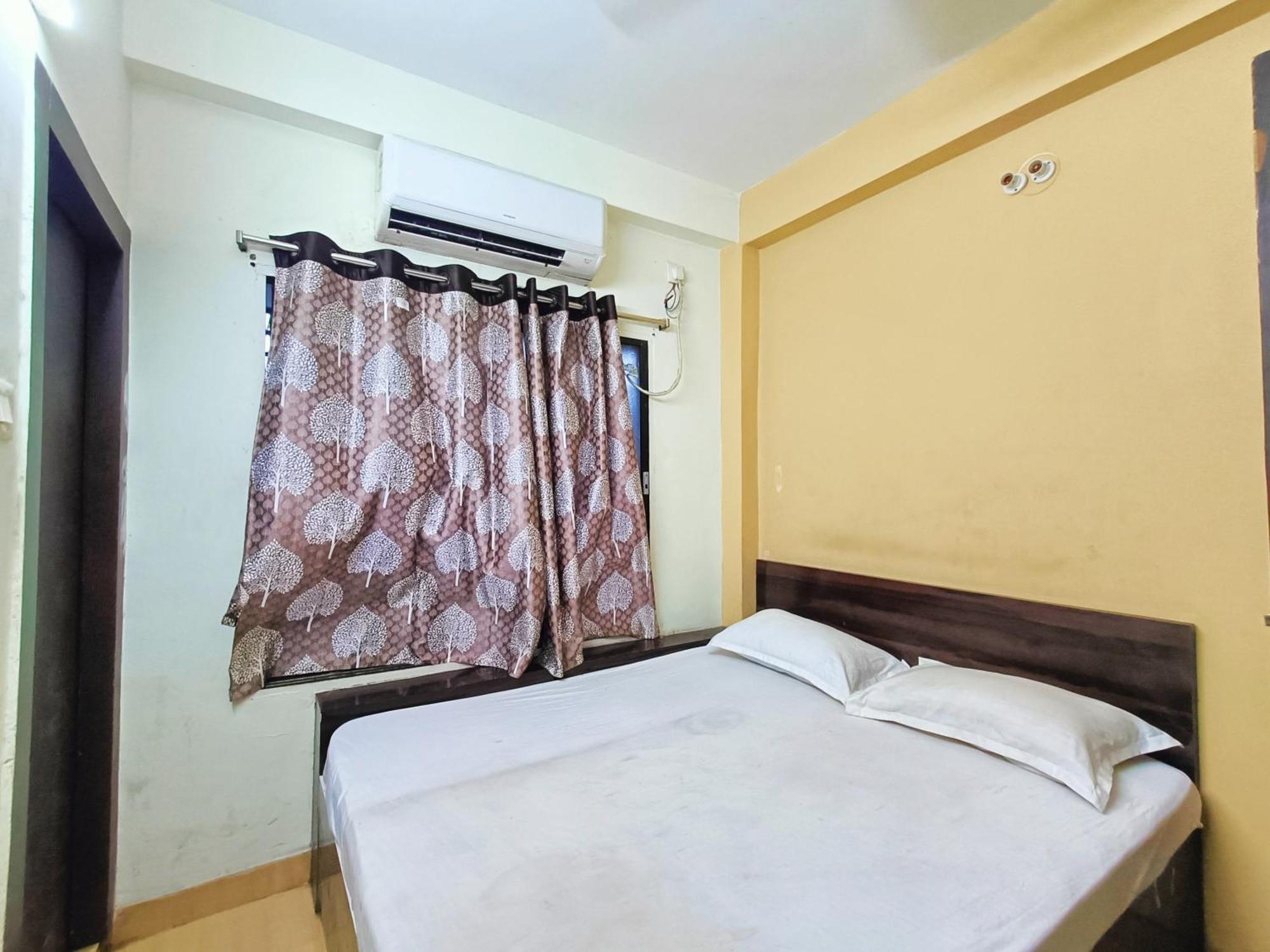 Rest Inn Hotel Newtown Road Near Tata Medical Calcutta Exteriör bild