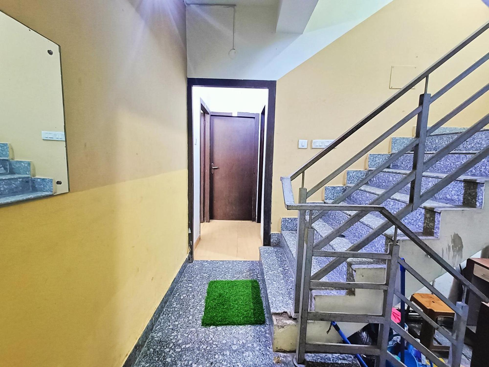Rest Inn Hotel Newtown Road Near Tata Medical Calcutta Exteriör bild