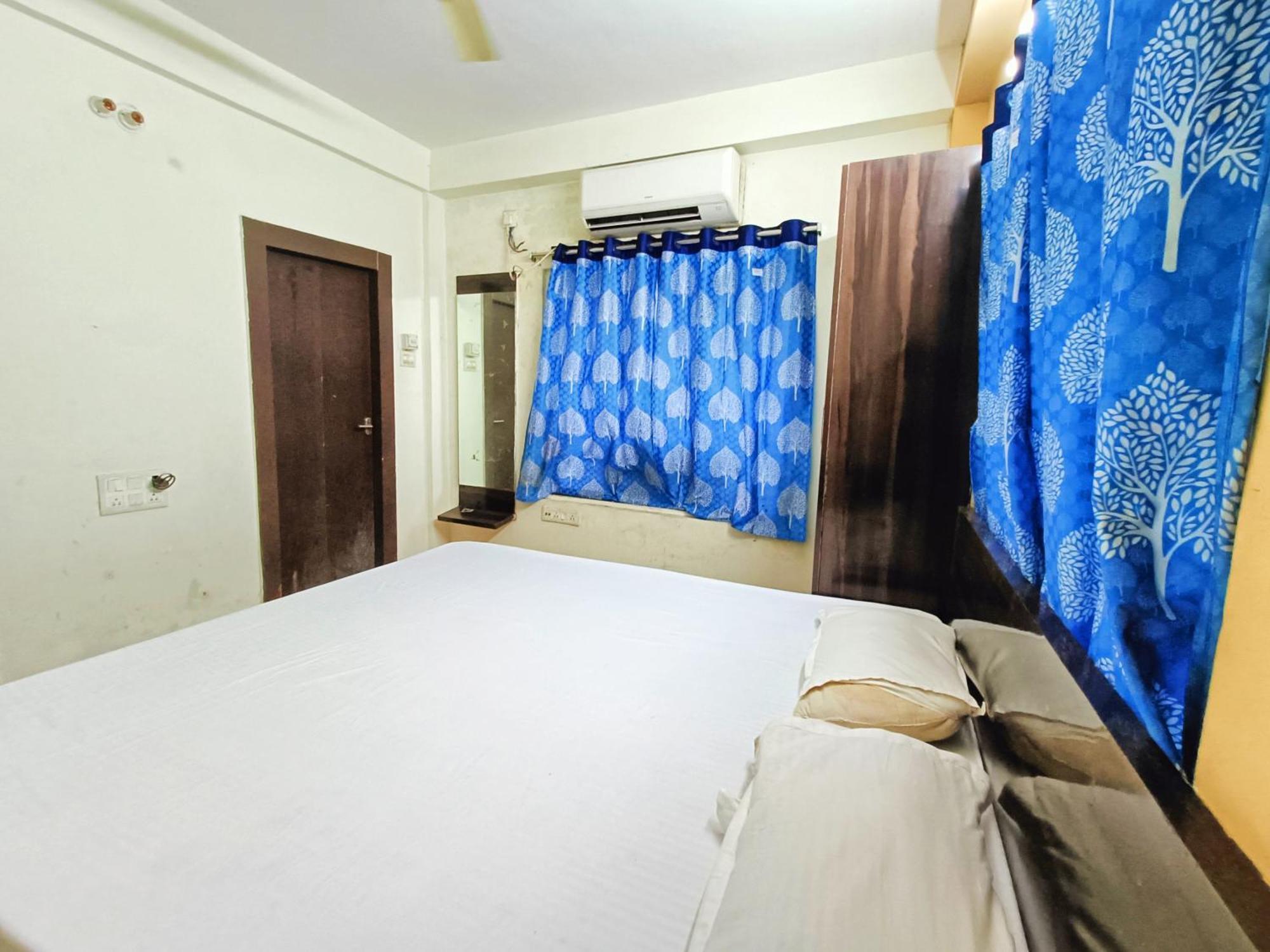 Rest Inn Hotel Newtown Road Near Tata Medical Calcutta Exteriör bild